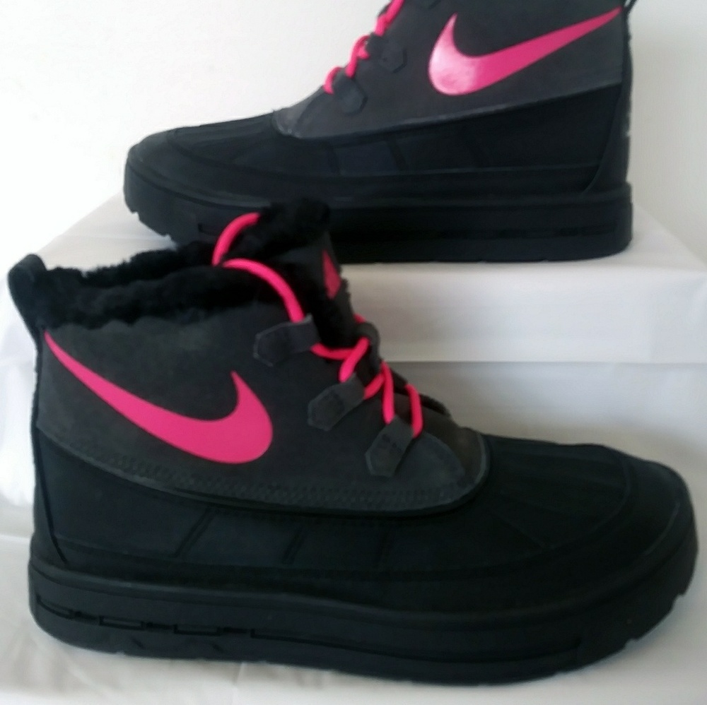 Women's Nike Boots Size 8